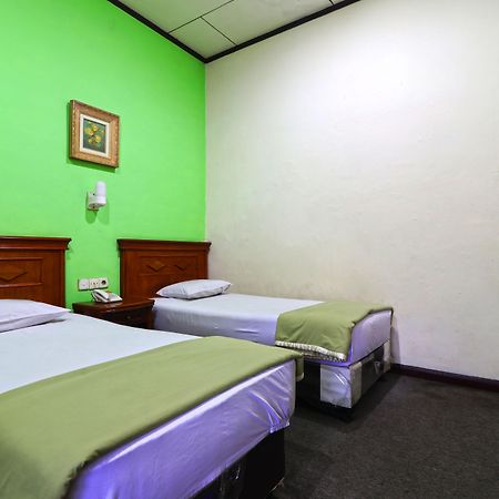 Hotel Sumatera Medan Kültér fotó