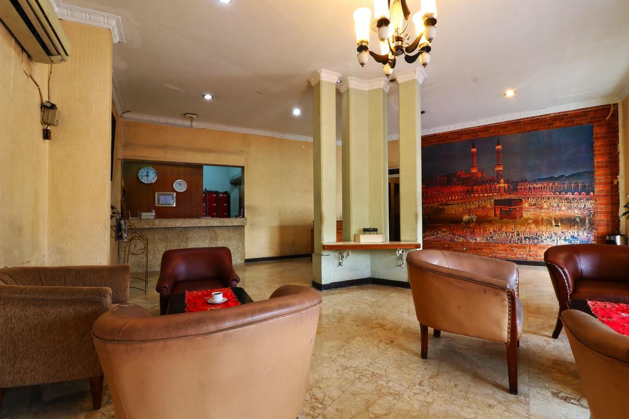 Hotel Sumatera Medan Kültér fotó