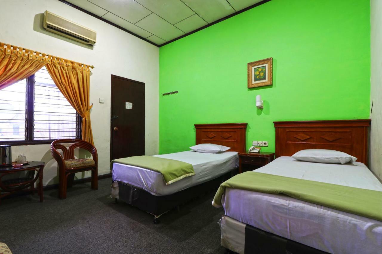 Hotel Sumatera Medan Kültér fotó