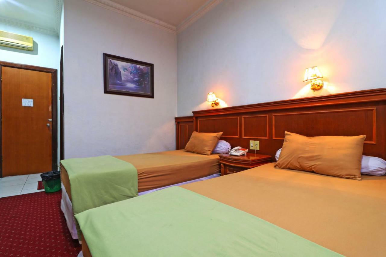 Hotel Sumatera Medan Kültér fotó