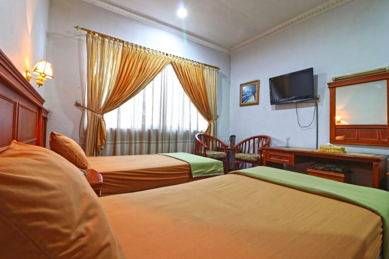 Hotel Sumatera Medan Kültér fotó