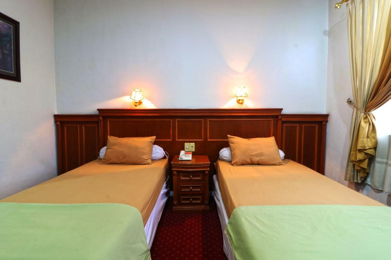 Hotel Sumatera Medan Kültér fotó