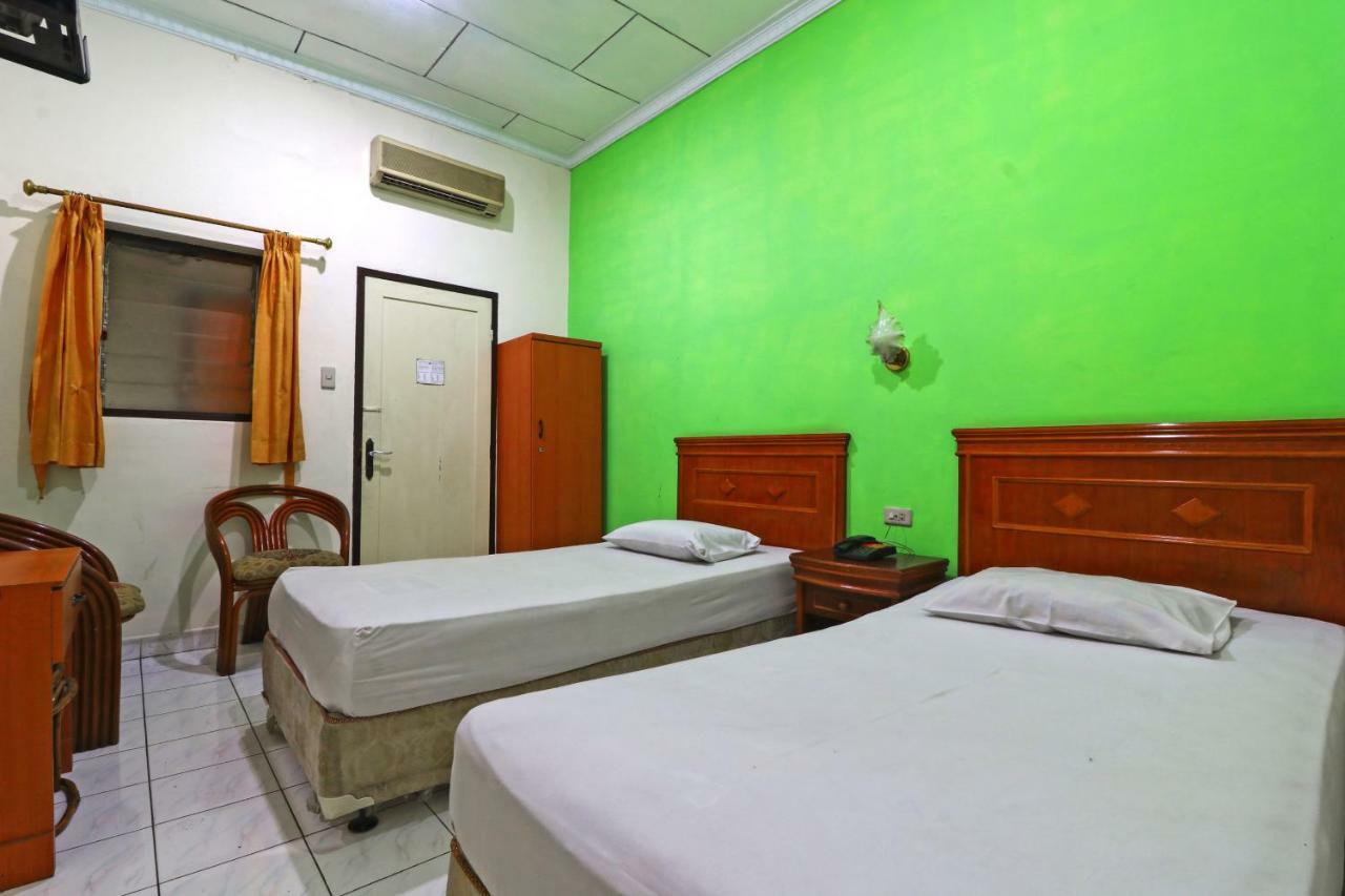Hotel Sumatera Medan Kültér fotó